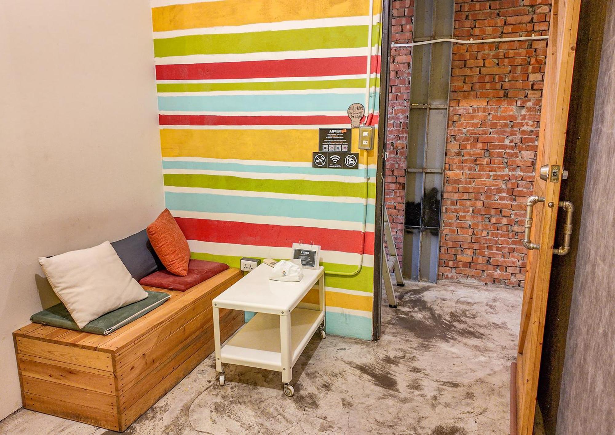 62巷背包客棧 Lane62 Hostel Longjing Buitenkant foto